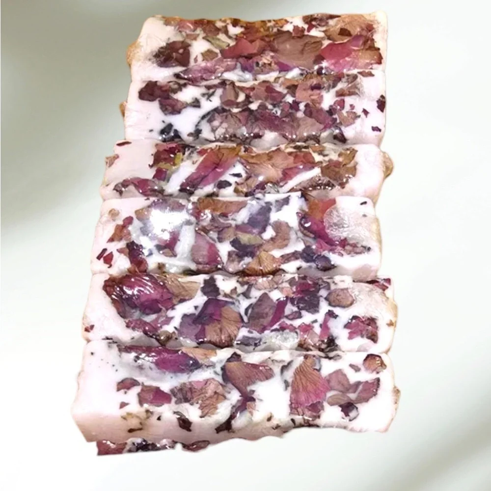 Florinda Beauty Rose Petals & Rosemary Goat Milk Soap InfuseFloral Aromatherapy